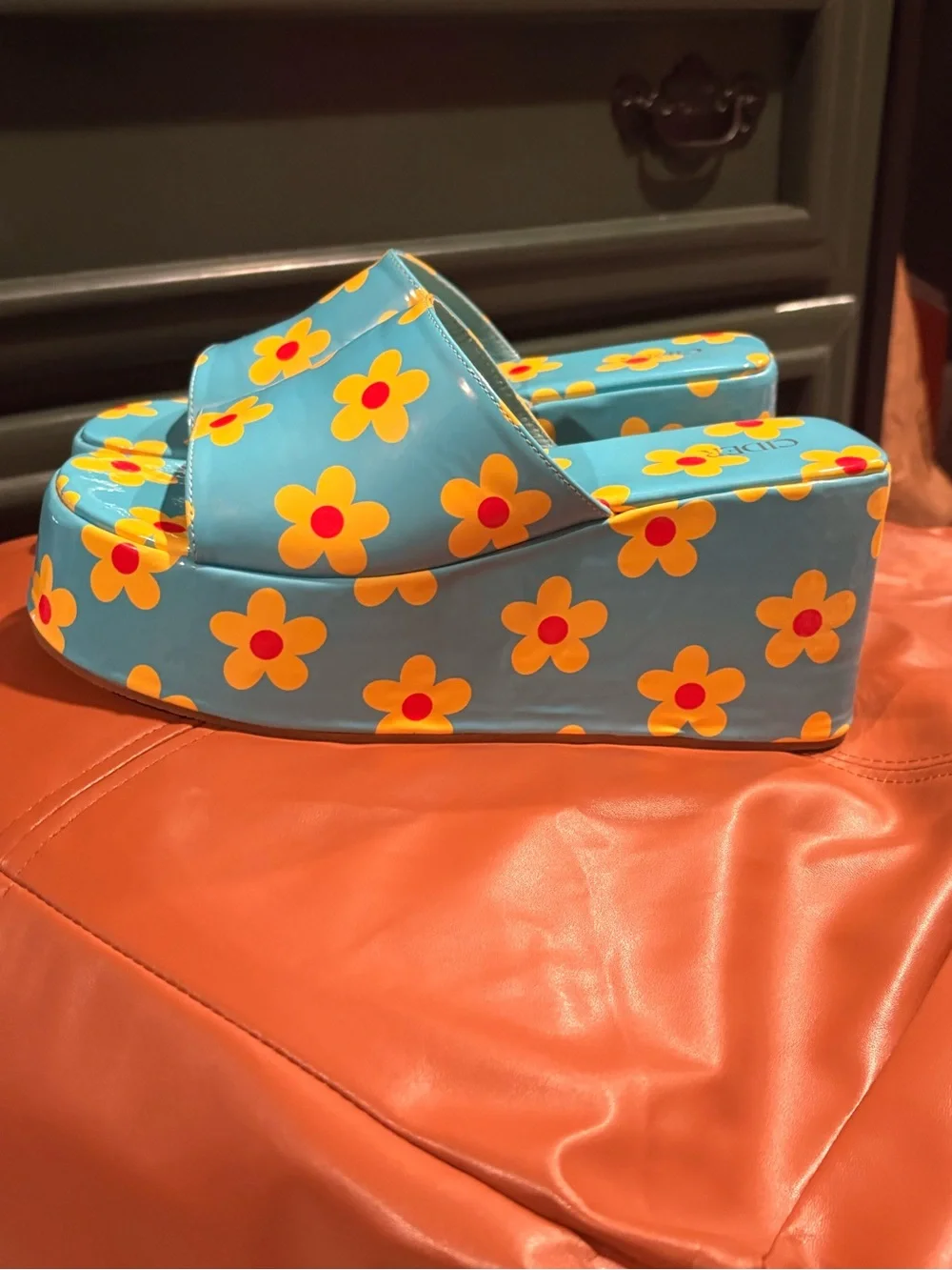Cider slip platform